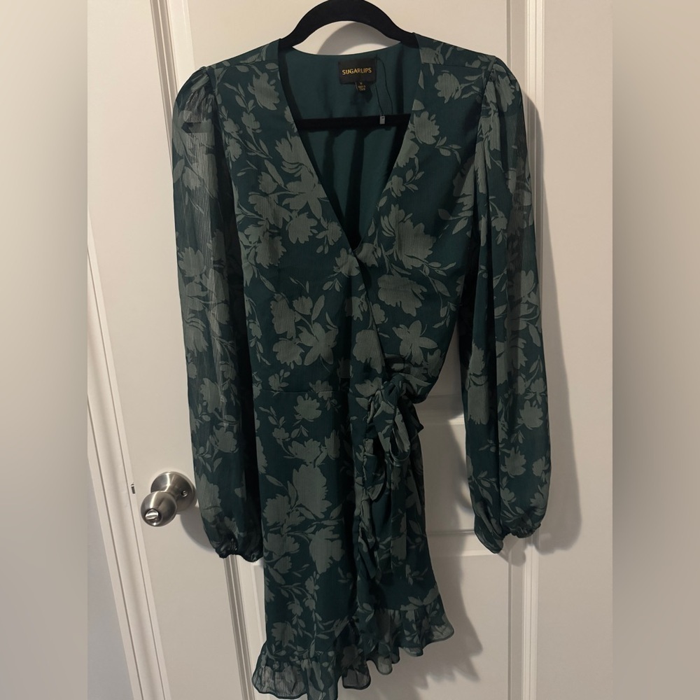 NWOT Sugarlips green Floral Wrap Dress Size Medium